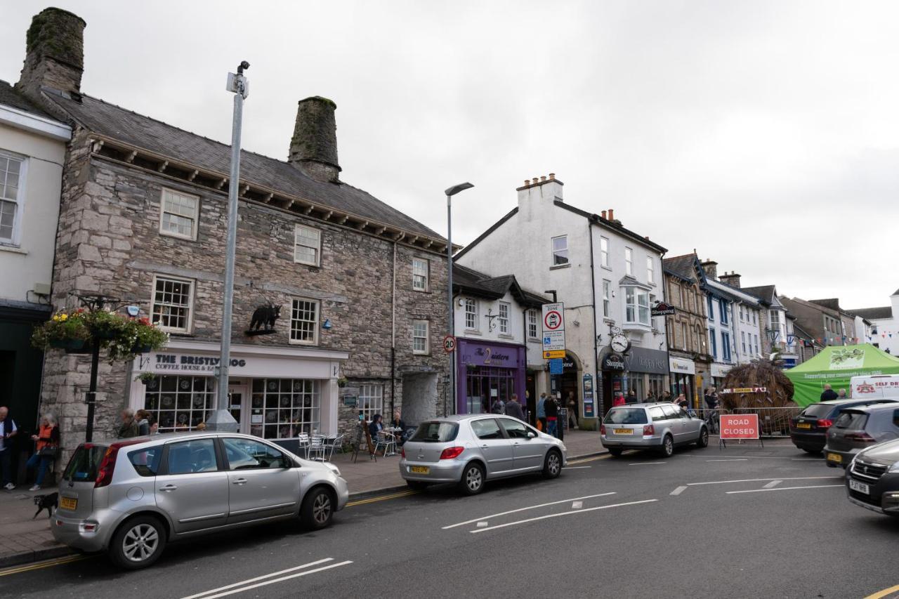 Library View Apartment Kendal Exterior foto